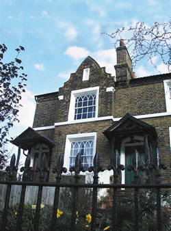 houses on shrubbery road